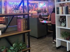 -豪客嘉族·麦尼顿西餐厅(乐福天下店)