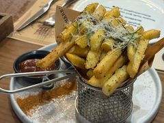 -Mark&Mars Restaurant