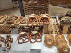 -七鲜超市(瑞虹天地太阳宫店)