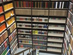 -钟书阁(群光广场店)