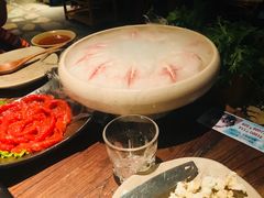 -老牌坊云南鱼豆花火锅(嵩山店)