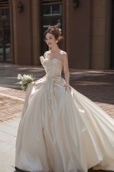 -艾米丽婚纱礼服