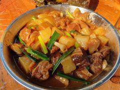 萝卜焖牛腩-御霞苑泥烩鸡休闲农庄