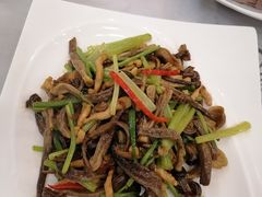 烧汁杏鲍菇炒银鱼仔-岭南海晏楼(东晓南店)