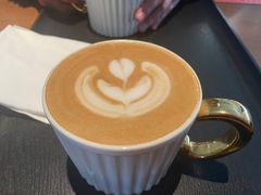 燕麦拿铁-C Cafe(朵云书院·戏剧店)