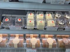 -红宝石·鲜奶小方·海派西点房(南丹店)