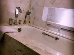 -上海滴水湖皇冠假日酒店