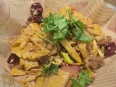 -红渡小香·牛肉麻辣香锅(车站南路店)