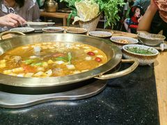 -顶顶汤火牛排火锅·经典铜锅涮肉