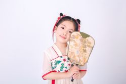 -龙宝宝儿童摄影馆