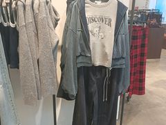 -URBAN REVIVO(上海中庚漫游城店)