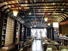 -钟书阁(松江泰晤士小镇店)