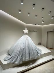-Renee芮亦婚纱