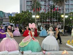 -金东尼人妖秀