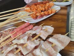 -哈尔滨小酒馆·鲜肉现穿自助烧烤(康新花园店)