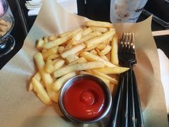 薯条-J Create城市露营咖啡·简餐·宠物(上海动物园店)