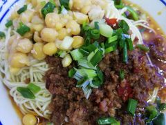 -渝之汇牛肉豌杂面