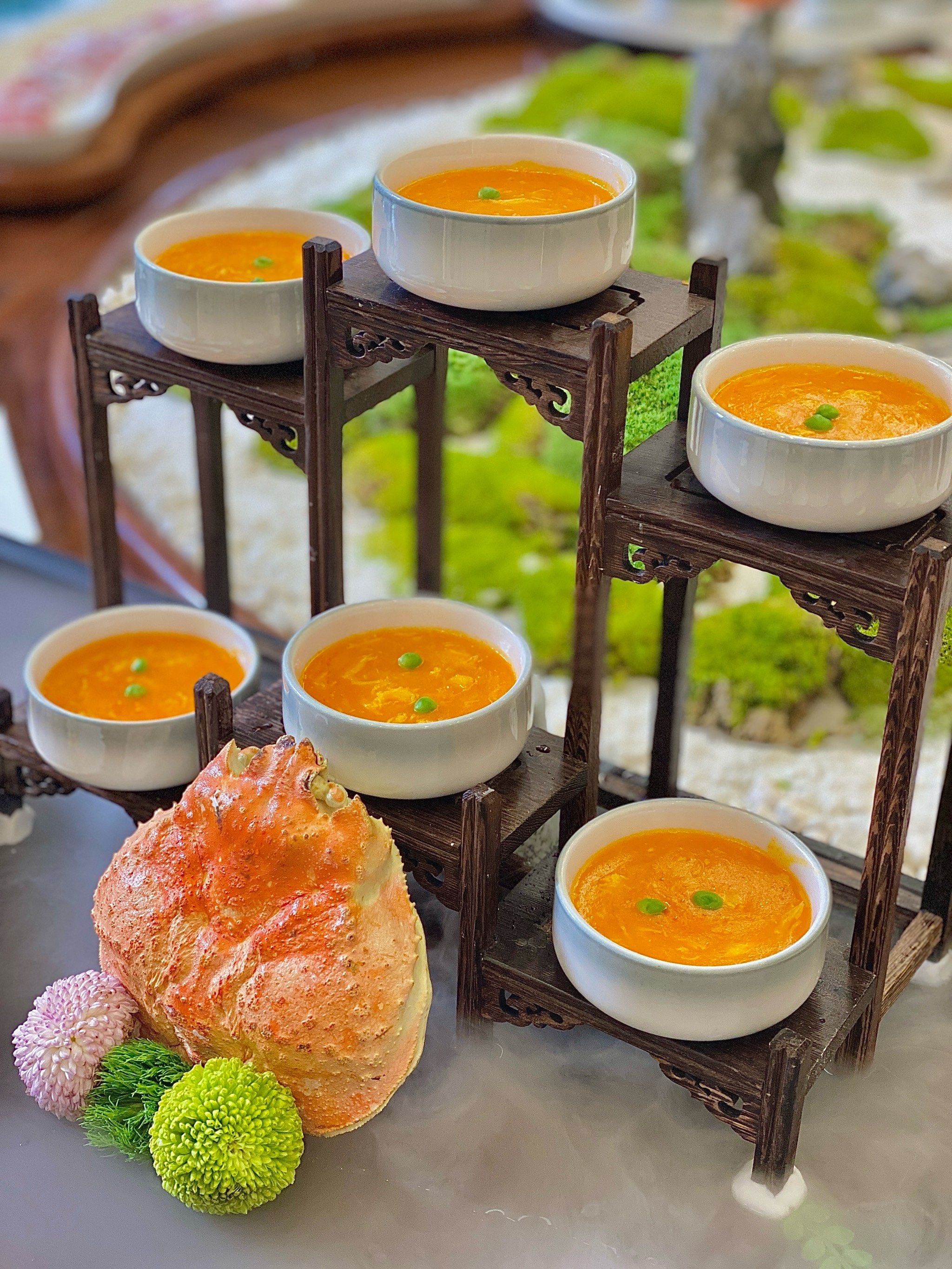 摆盘精致好菜色!这家粤菜氛围感没话说!