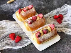 草莓奶油面包-山崎面包(第一八佰伴店)
