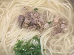 -亮亮面馆(经六路店)