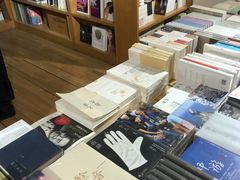 -今日艺术汇书店