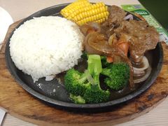 铁板黑椒牛扒饭-佰搭果·广式茶餐厅(西华路店)