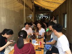 等位区-沪西老弄堂面馆(定西路店)