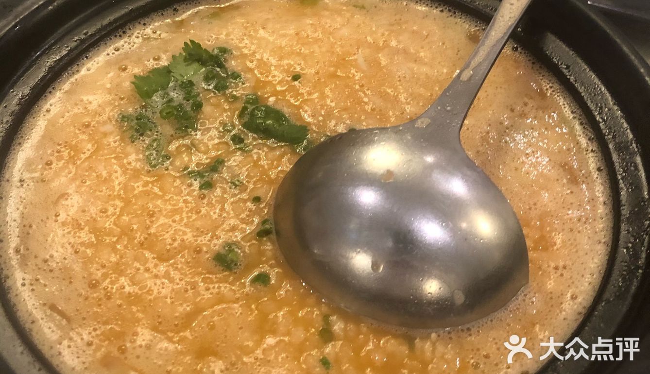 海鲜泡饭里面真的是龙虾肉，味道不错