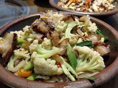 农家腊肉炒花菜-远山有窑