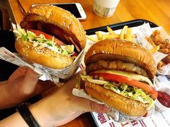 -The Habit Burger Grill 哈比特汉堡(复兴soho店)