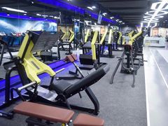 力量训练区-海力健身游泳(太古里朗御店)