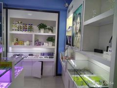-提一眼镜·蔡司·依视路(小寨店)