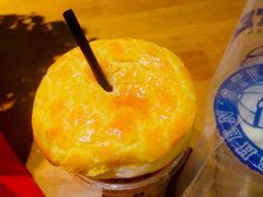 甜甜圈菠萝油奶茶-明腾壹间茶餐厅(新都会花园广场店)