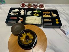 -新世界·过桥米线宴
