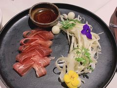 三年金钱火腿配大理手撕乳扇-泓0871臻选云南菜·味庄