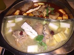 滇锅云南特色火锅-小街猪手(团结湖店)