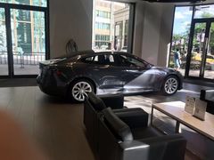 -TESLA 特斯拉(上海太古汇体验店)