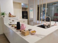 -静待花开瑜伽尊巴会馆