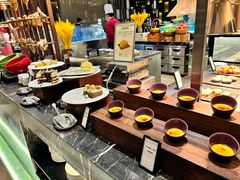 -广州万富希尔顿酒店·感趣自助餐厅·金秋蟹宴生蚝海鲜刺身