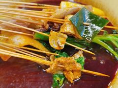 -拈签一笑黄牛肉辣卤串串