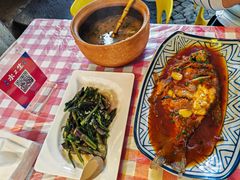 -老宅藕香·湖北菜·非遗藕汤·武昌鱼(黄鹤楼景观店)