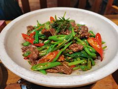 -老滇山寨•云南特色菜•地方菜•民族风情歌舞表演(金碧店)