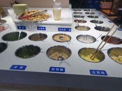 自助调料区-俭让佬妈现卤串串(温江总店)