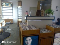 -LOGO眼镜·蔡司品牌折扣店(龙华清湖店)