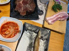 -唯成•韩国炭火烤肉 유성고기