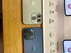 -Apple零售店(华贸购物中心店)