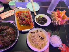 -粉墨特色菜·烧烤音乐酒馆