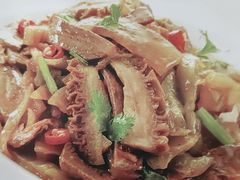一品酸菜拌卤味-康师傅私房牛肉面(北京南站店)