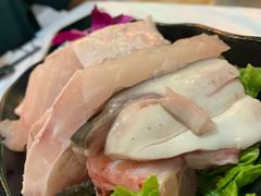 -鲜入围煮花胶鸡海鲜火锅