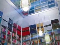 -钟书阁(松江泰晤士小镇店)